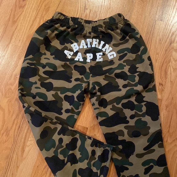 A Bathing Ape 🦍 Sweatpants - Picture 3 of 5